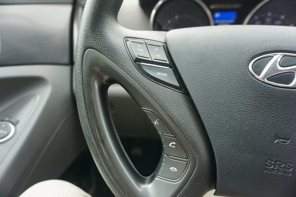 Used 2014 Hyundai Sonata Hybrid FWD image 7