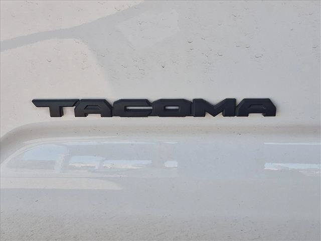 Used 2021 Toyota Tacoma TRD Sport w/ Technology Package AWD/4WD image 10