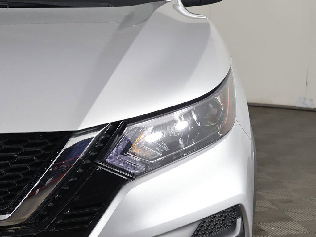 Used 2022 Nissan Rogue Sport SV image 12