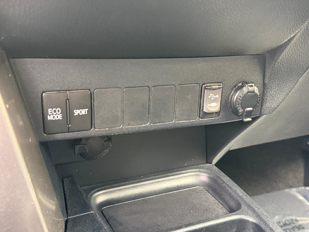 Used 2018 Toyota RAV4 XLE w/ Plus Extra Value Package AWD/4WD image 24