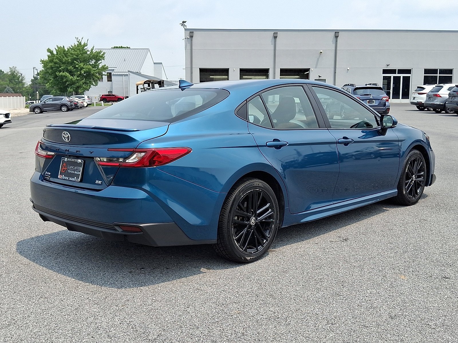 Used 2025 Toyota Camry SE FWD image 7