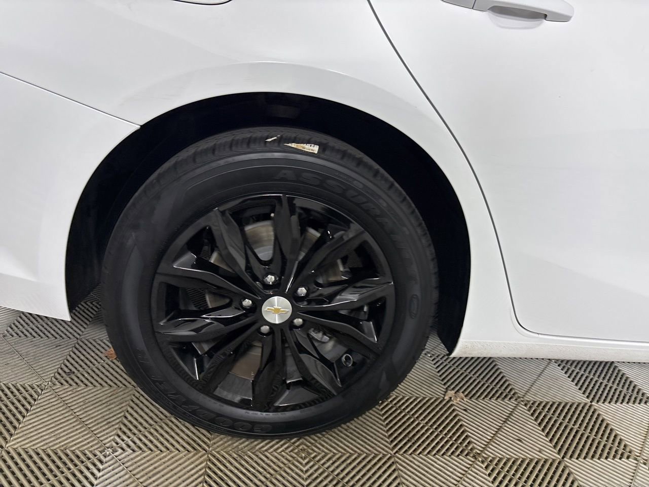 Used 2024 Chevrolet Malibu LT image 33