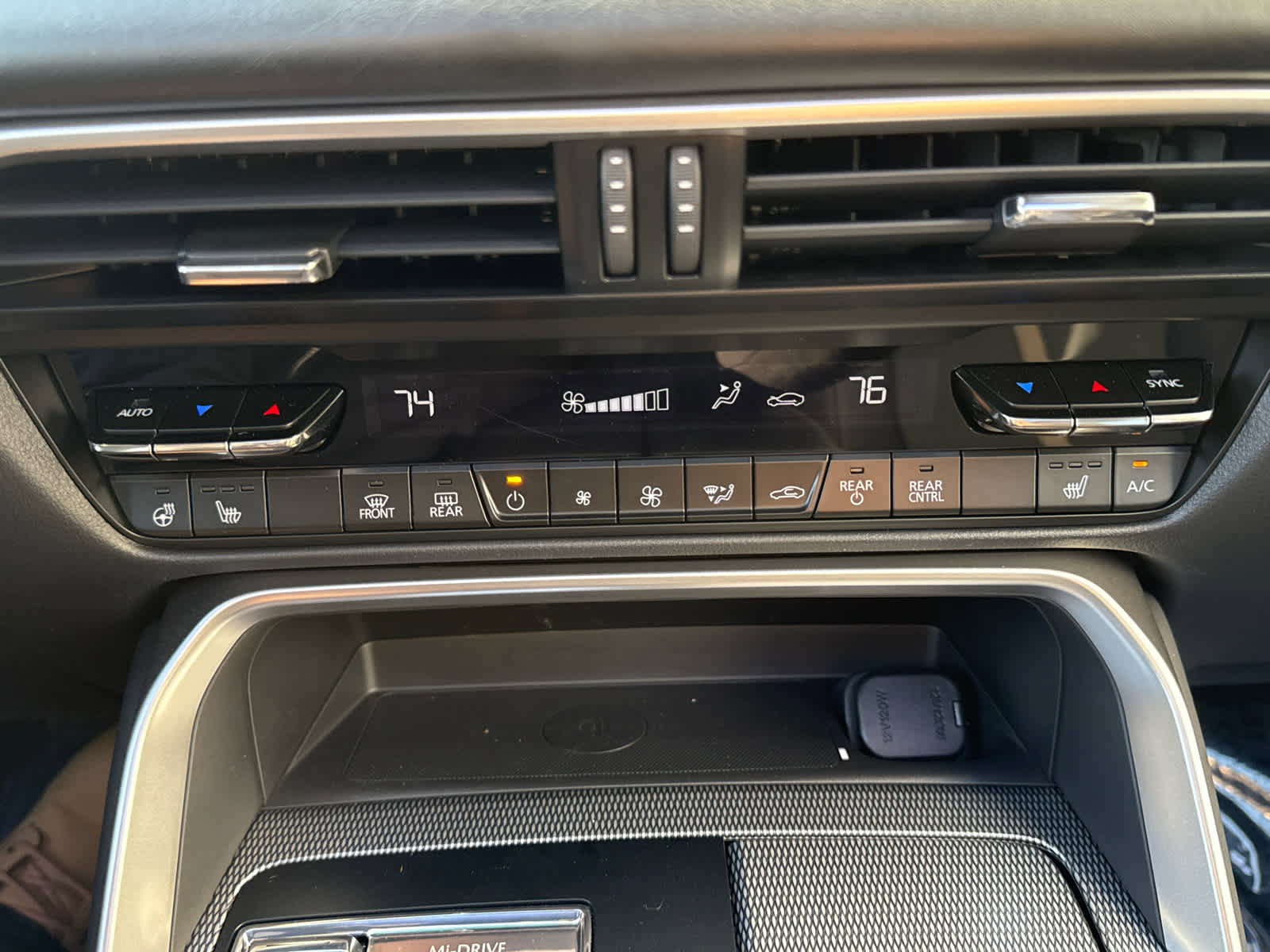 Used 2024 MAZDA CX-90 3.3 Turbo S w/ Premium Package image 18