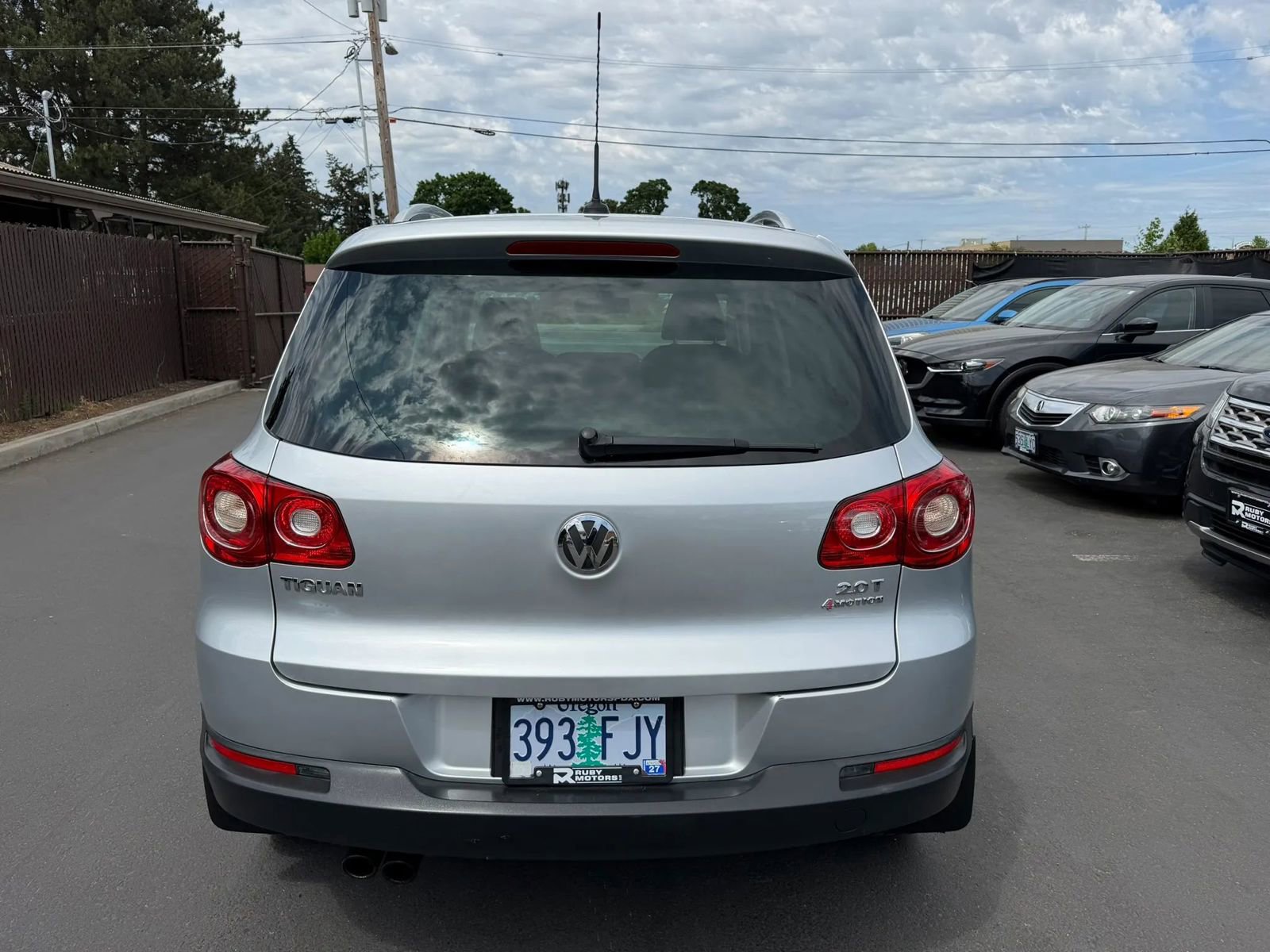 Used 2011 Volkswagen Tiguan SEL AWD/4WD image 5