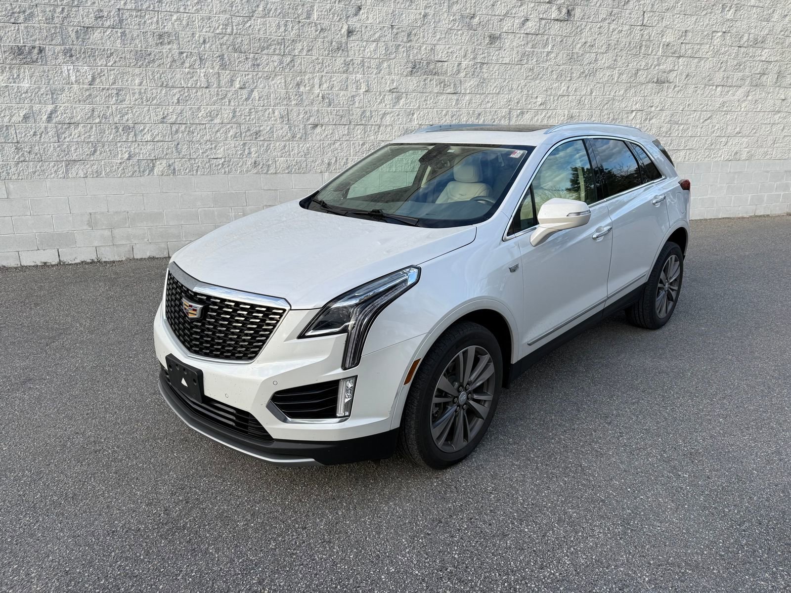Used 2021 Cadillac XT5 Premium Luxury image 1