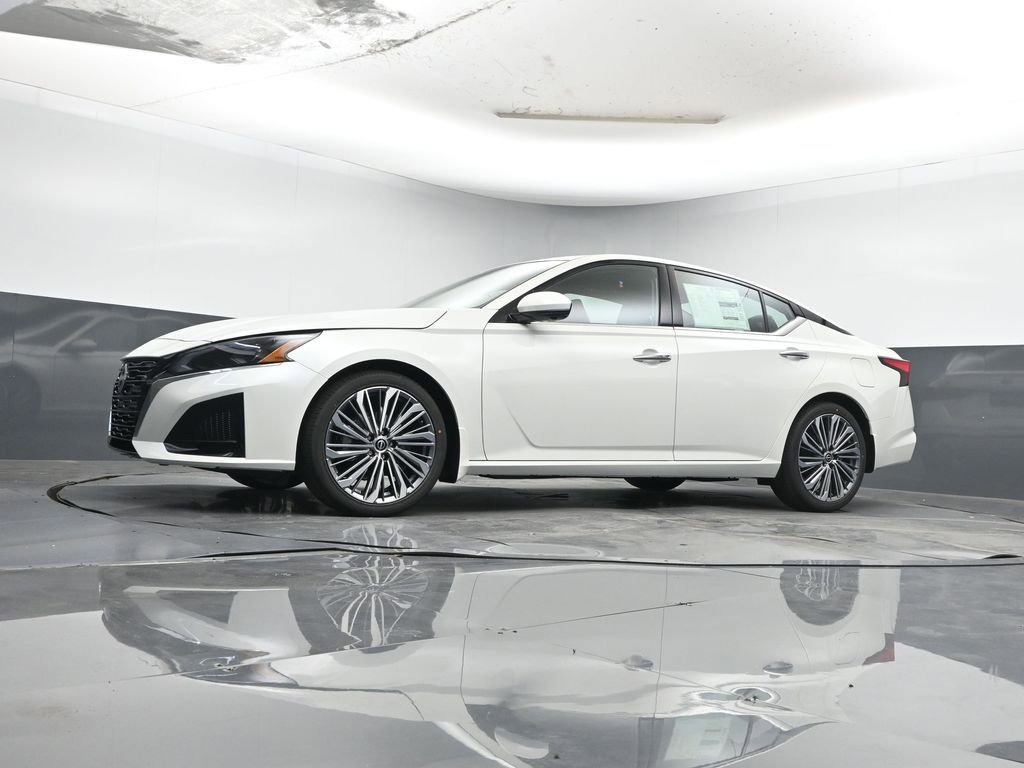 New 2025 Nissan Altima 2.5 SL image 10