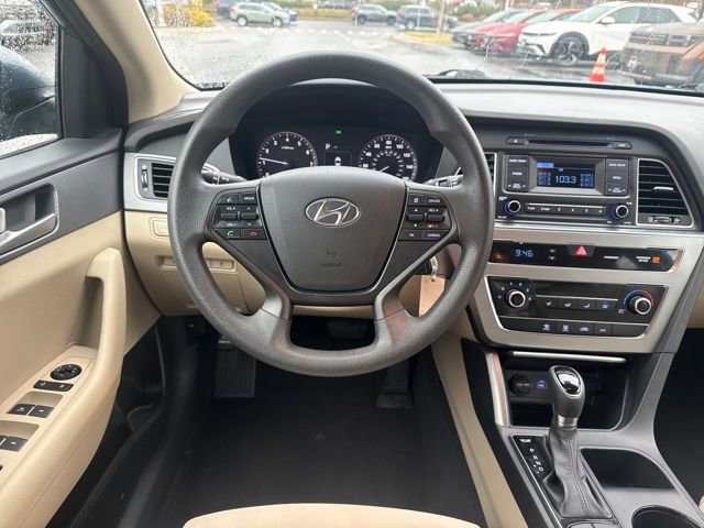 Used 2015 Hyundai Sonata SE image 13