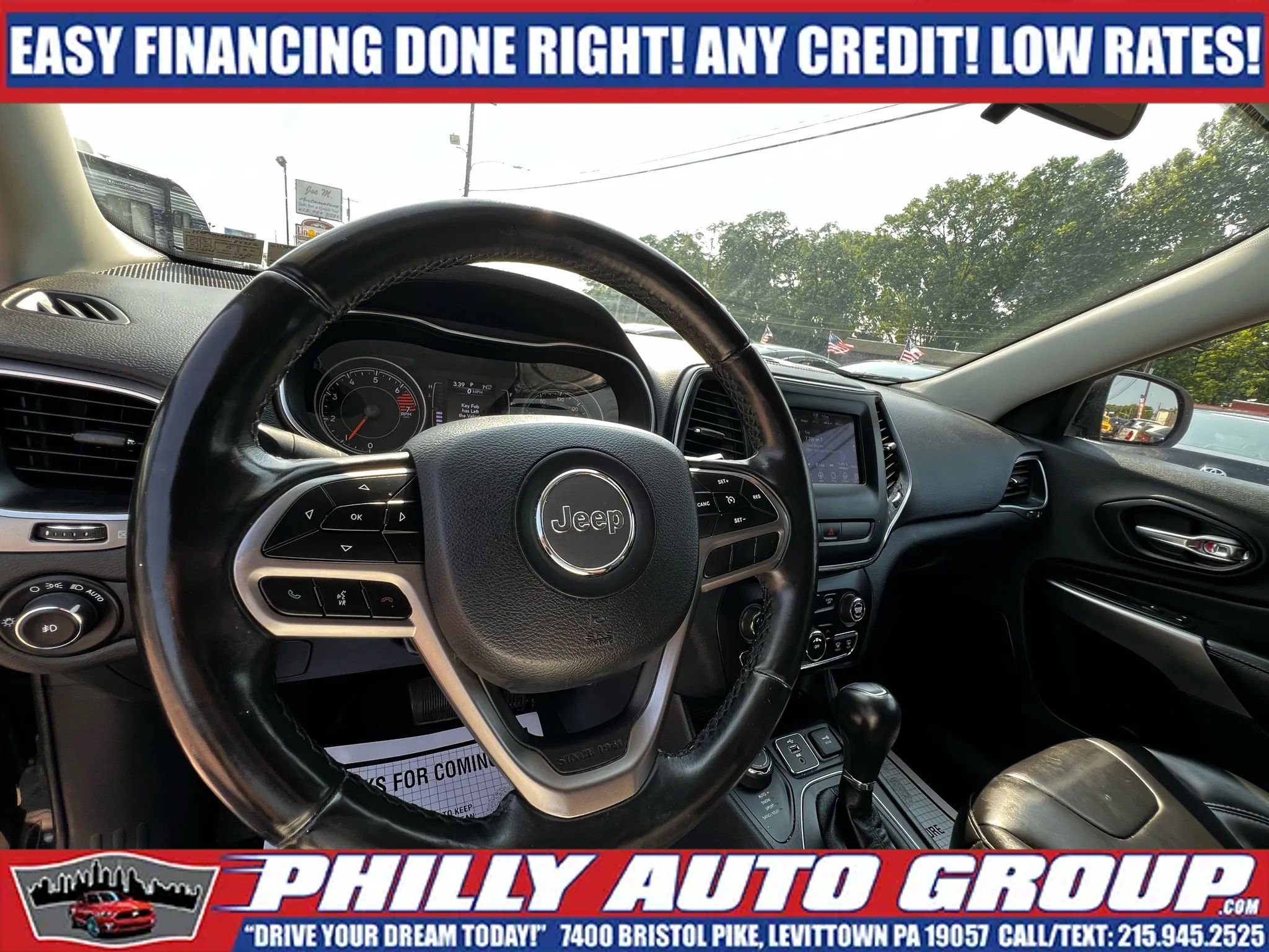 Used 2019 Jeep Cherokee Latitude Plus AWD/4WD image 12