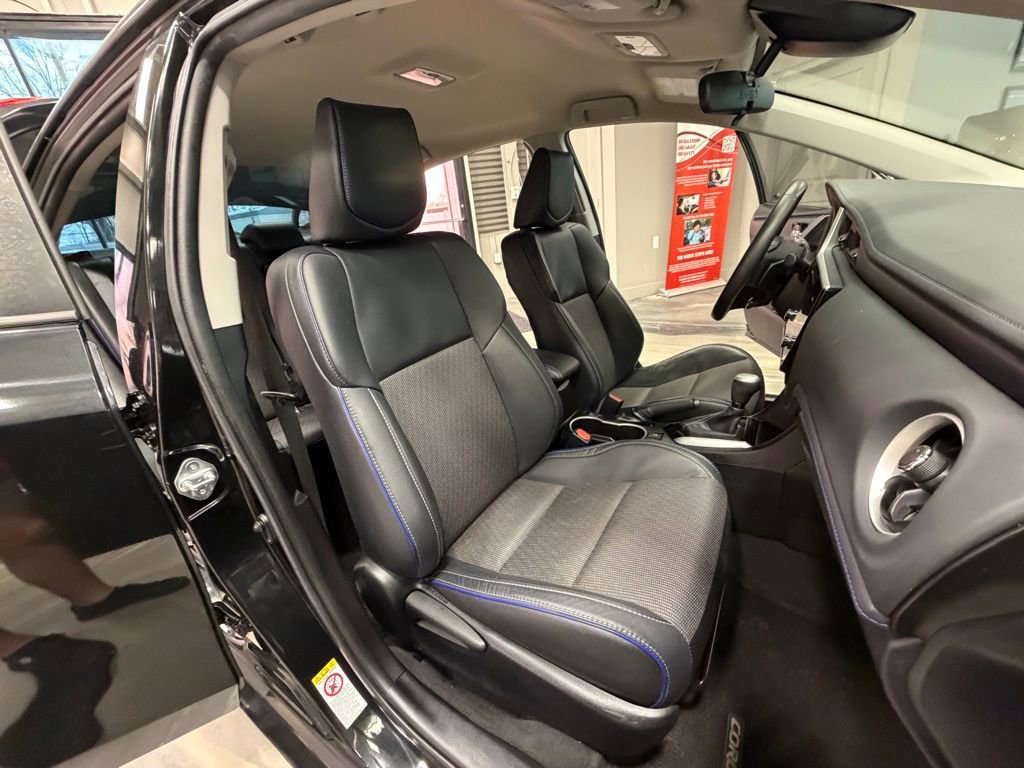 Used 2017 Toyota Corolla SE FWD image 4