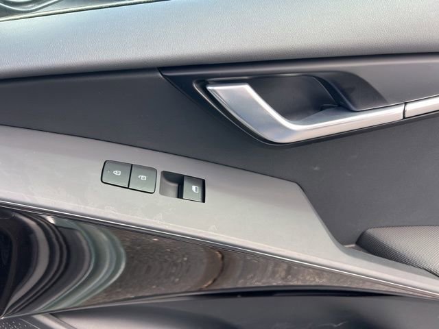 Certified 2024 Kia Niro EX Touring image 38