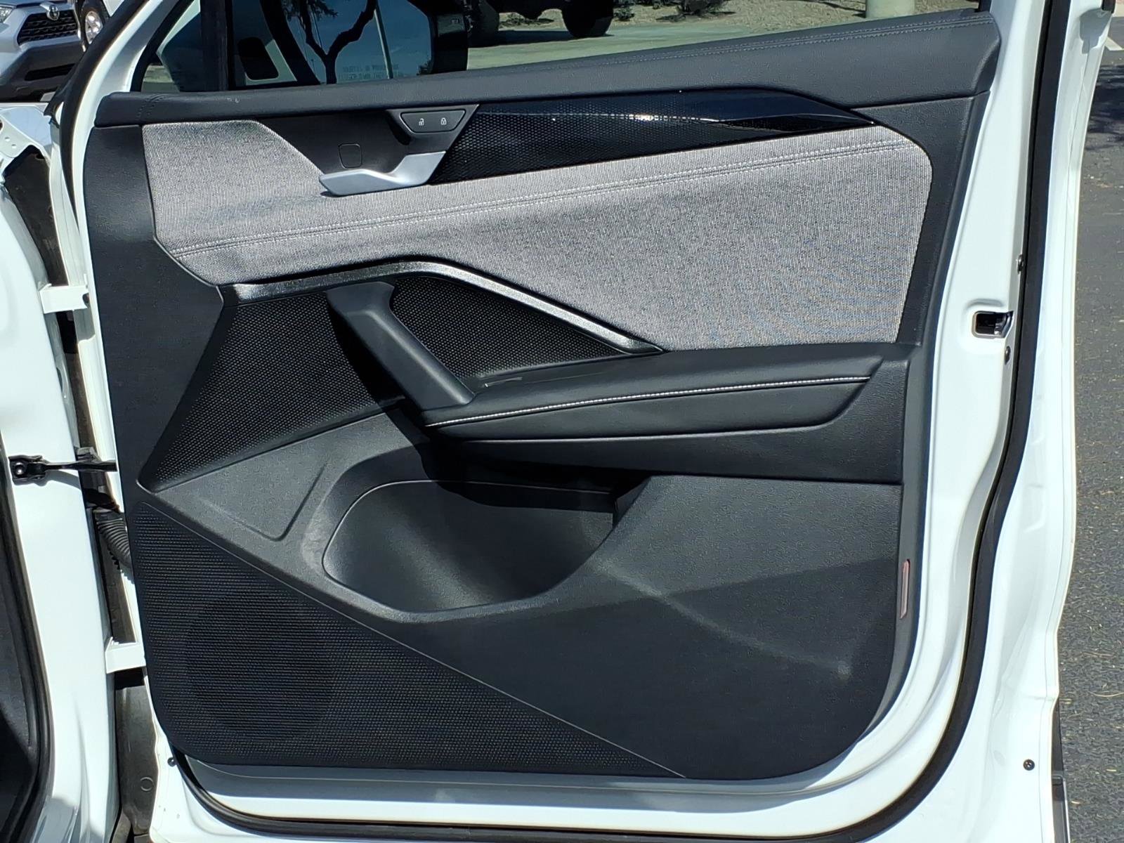Certified 2025 Volkswagen Tiguan S FWD image 14
