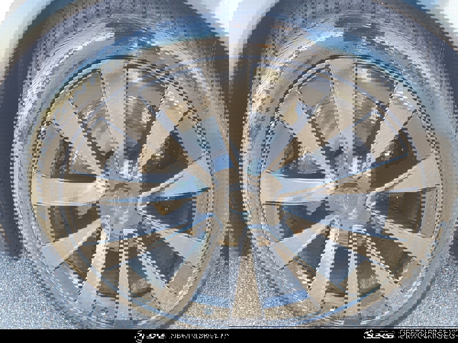 Used 2022 Tesla Model X Plaid image 10