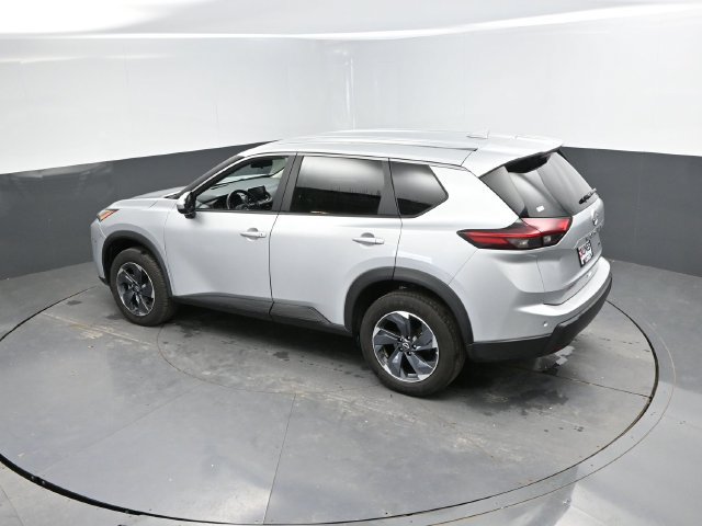 Used 2024 Nissan Rogue SV FWD image 42