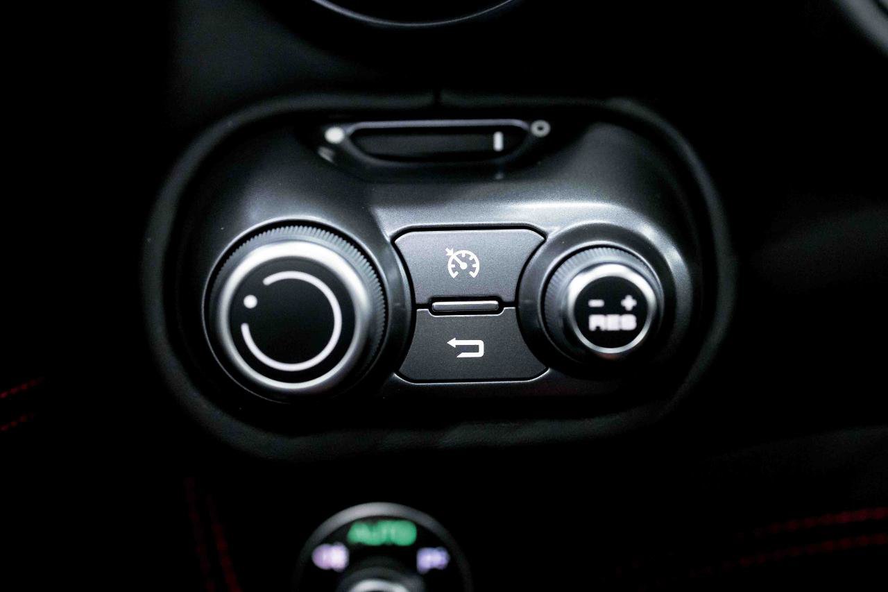 Used 2019 Ferrari Portofino RWD image 50