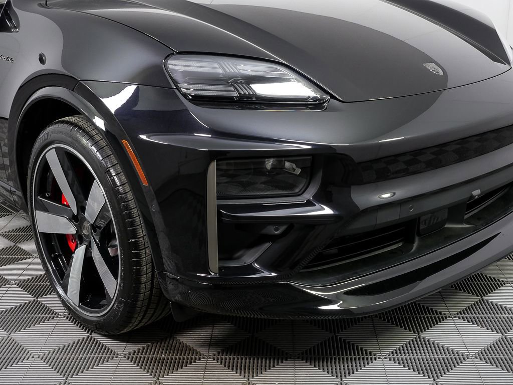 New 2026 Porsche Macan Turbo Electric image 40