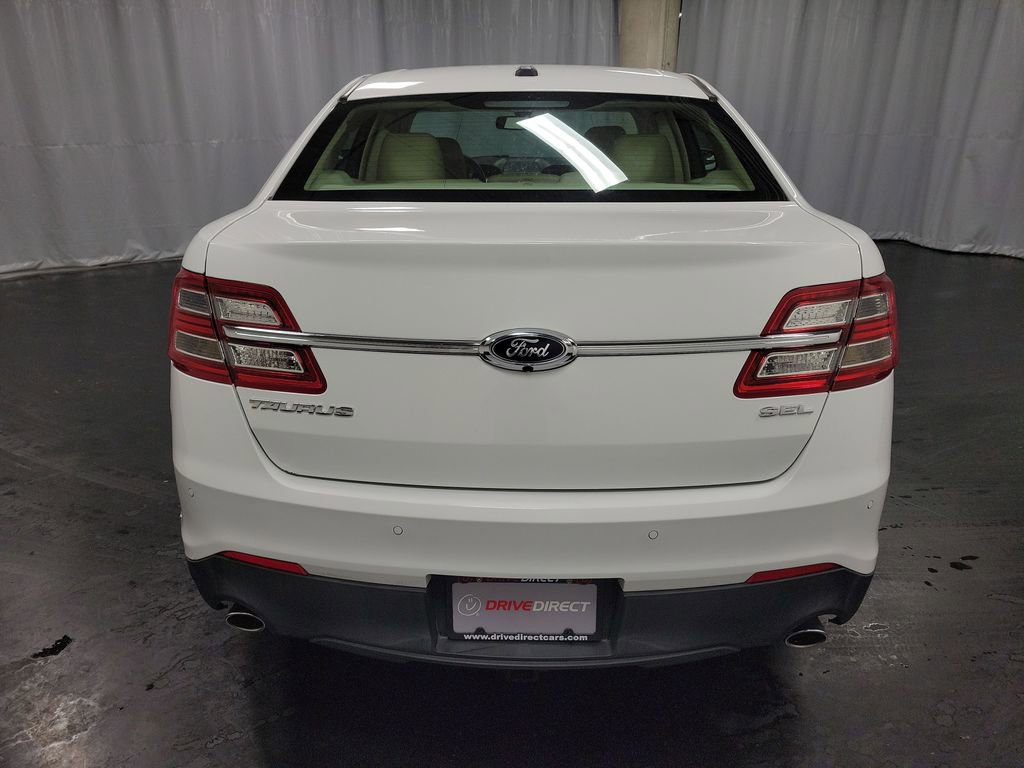 Used 2015 Ford Taurus SEL image 8