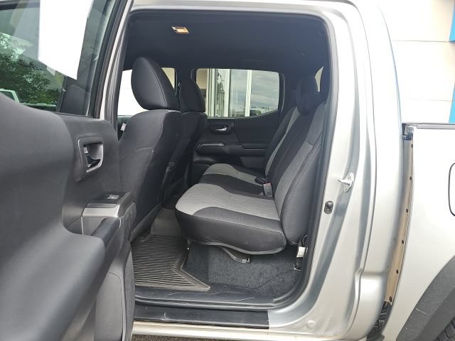 Used 2023 Toyota Tacoma TRD Off-Road AWD/4WD image 8