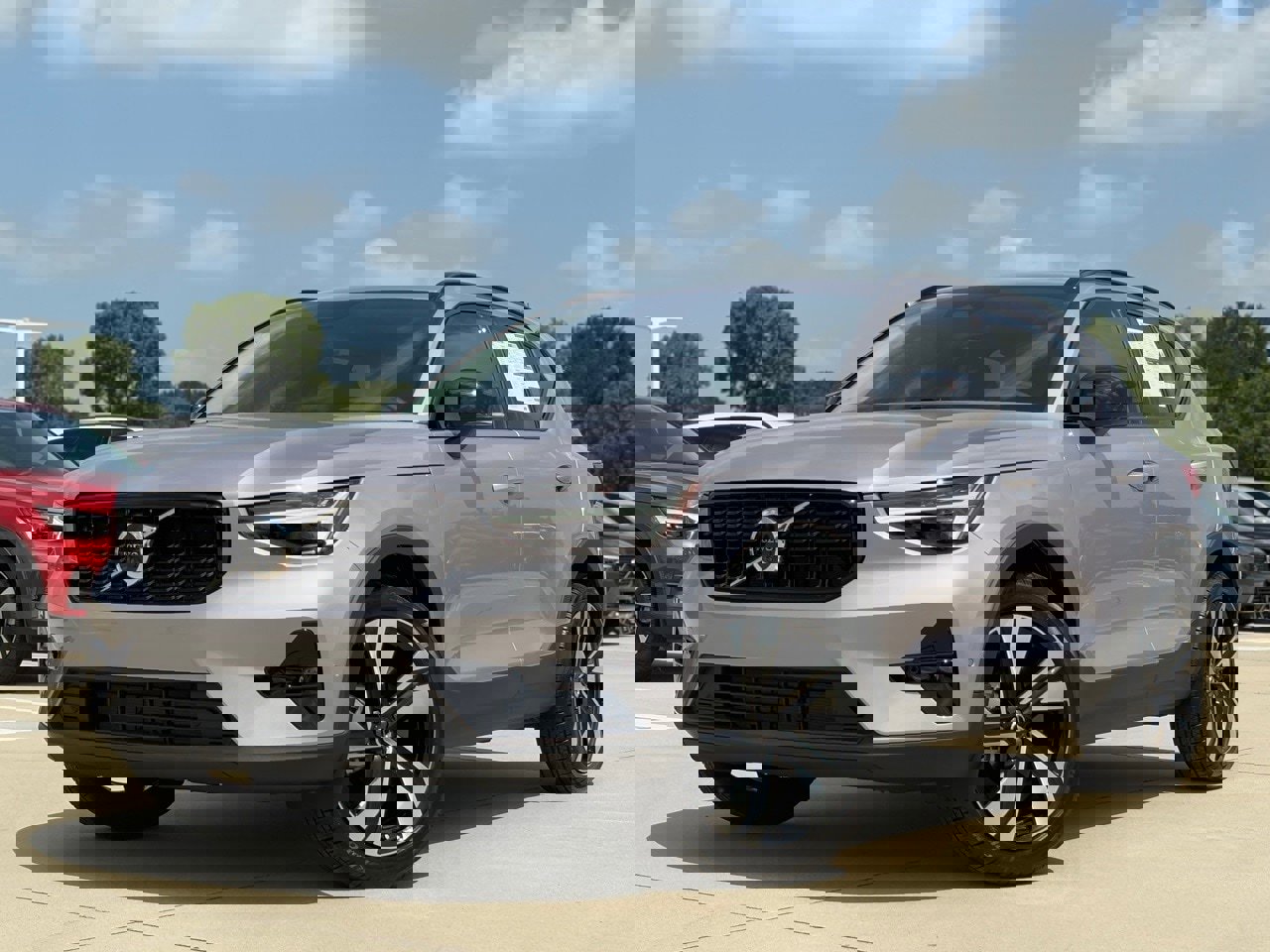 New 2026 Volvo XC40 B5 Ultra w/ Protection Package Premier image 4