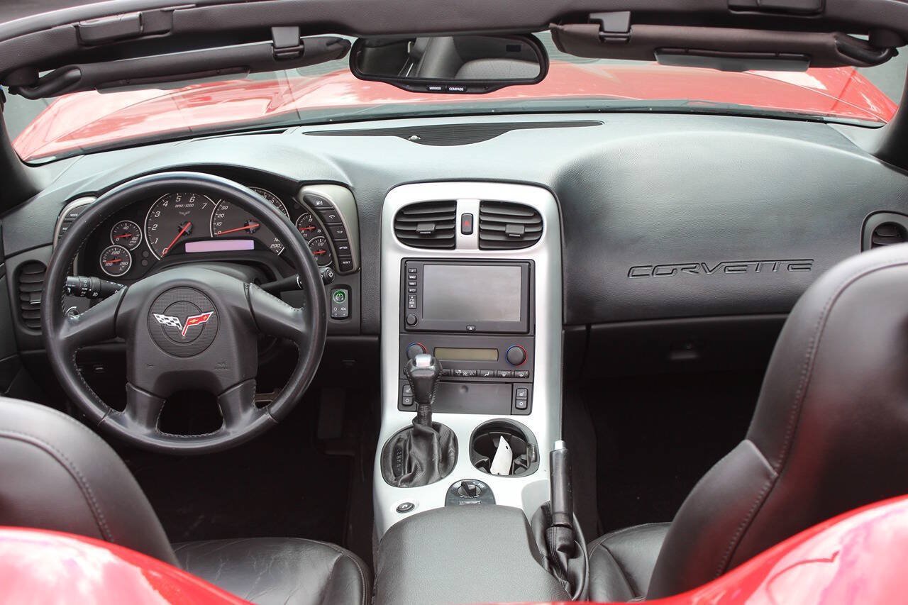 Used 2005 Chevrolet Corvette Convertible w/ Preferred Equipment Group RWD image 13