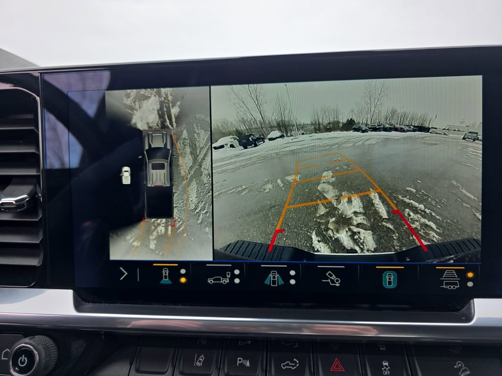 Certified 2024 Chevrolet Silverado 2500 LTZ w/ LTZ Convenience Package image 23