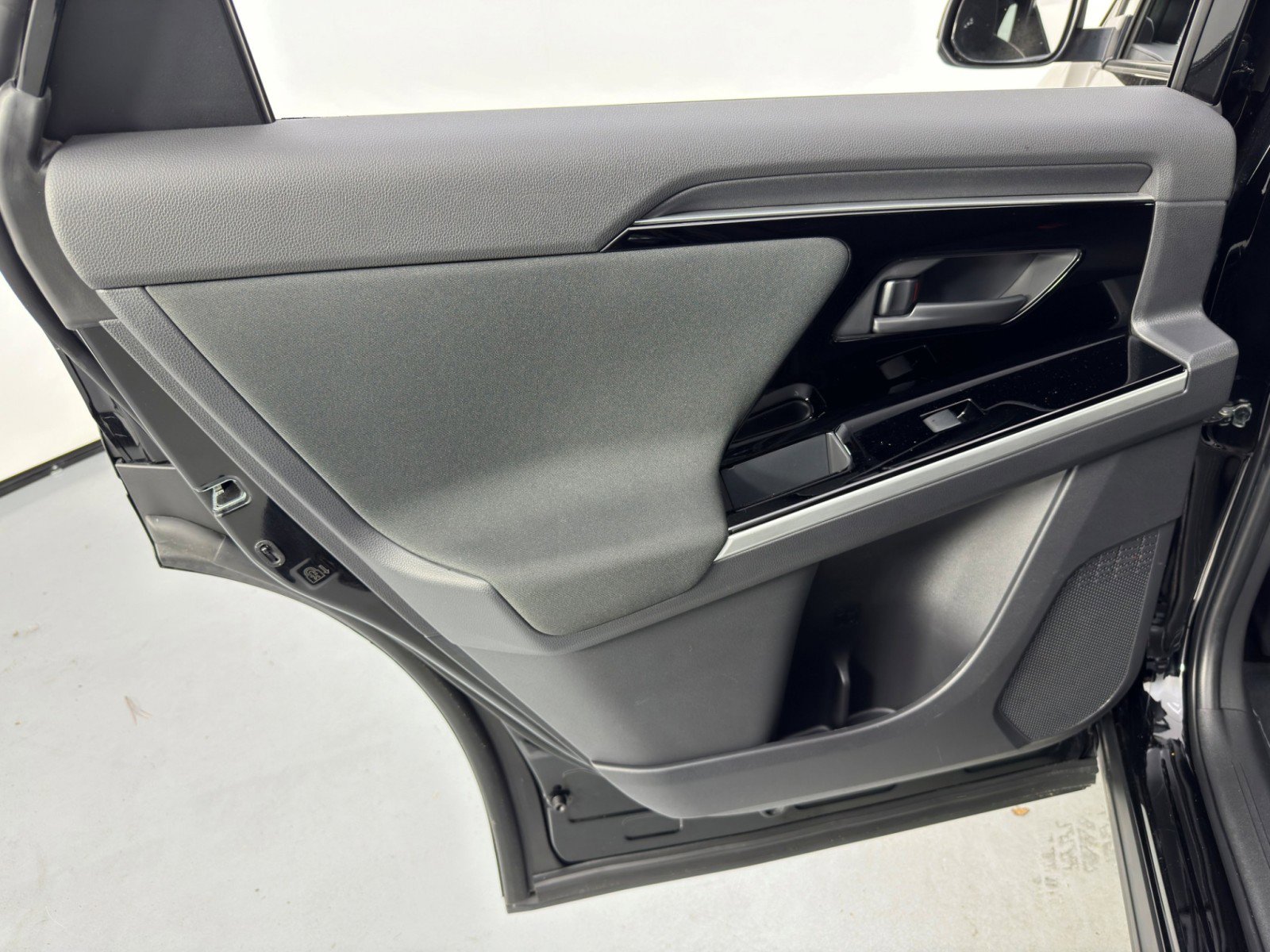 Used 2024 Subaru Solterra Premium image 39