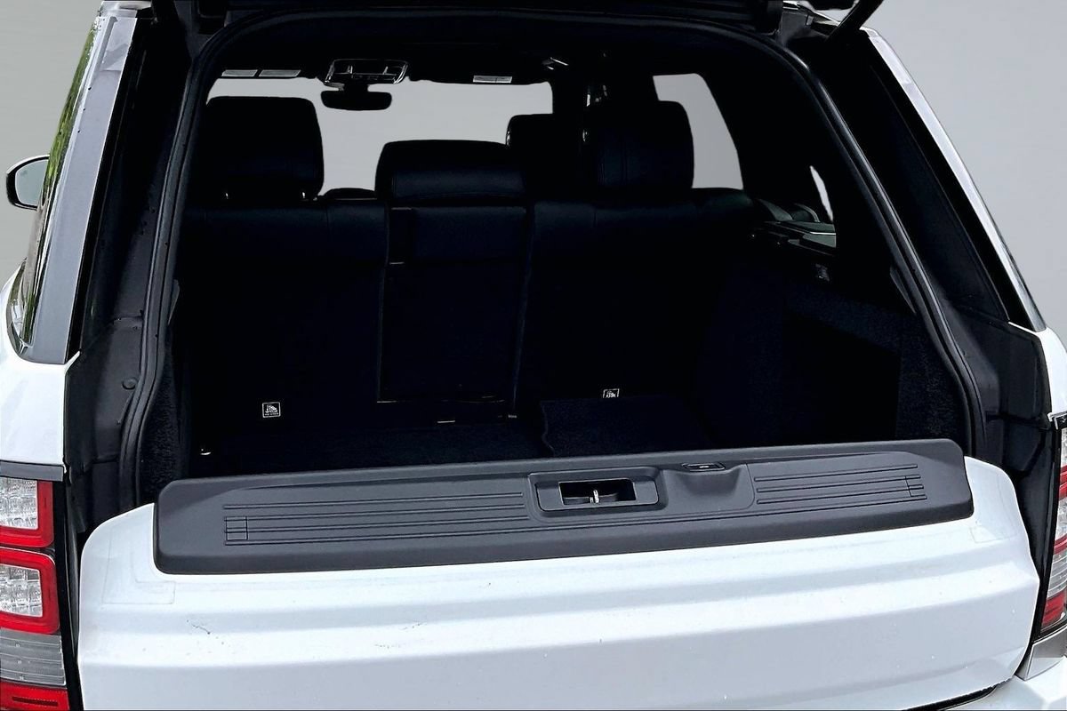 Used 2017 Land Rover Range Rover HSE AWD/4WD image 39