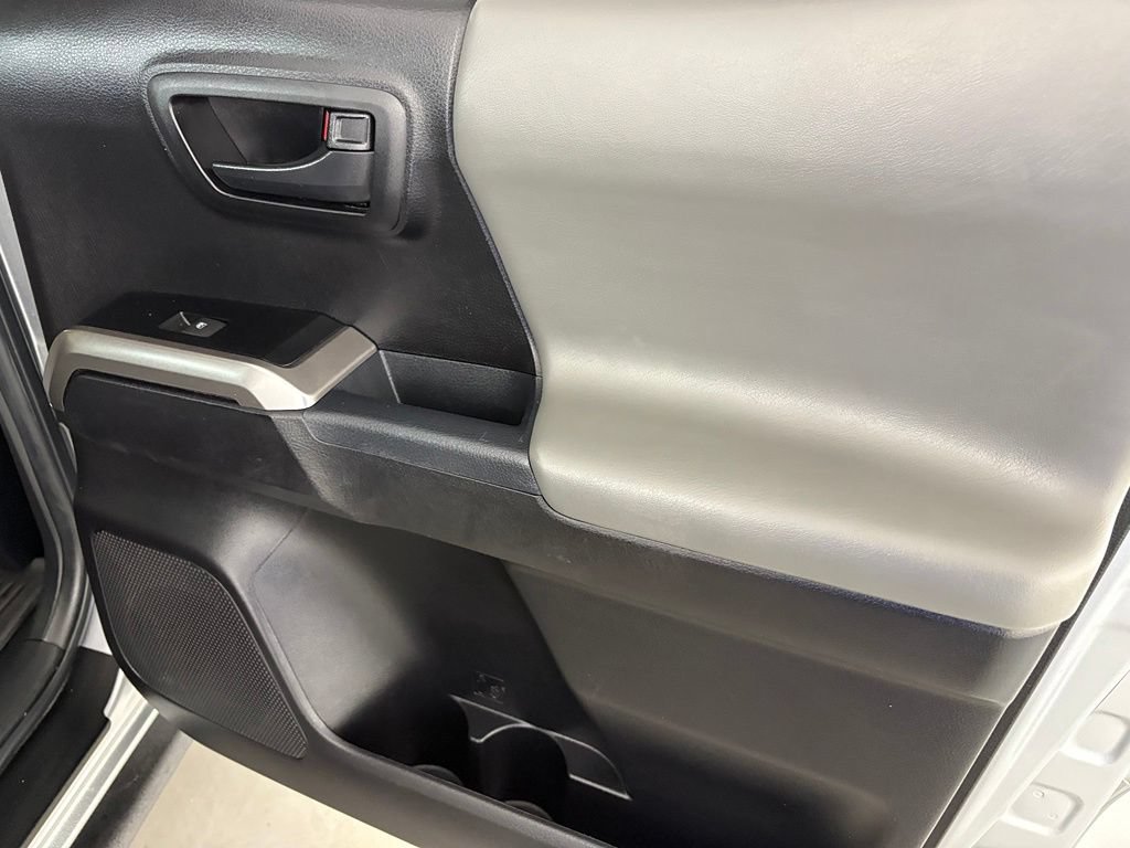 Used 2023 Toyota Tacoma SR5 RWD image 43