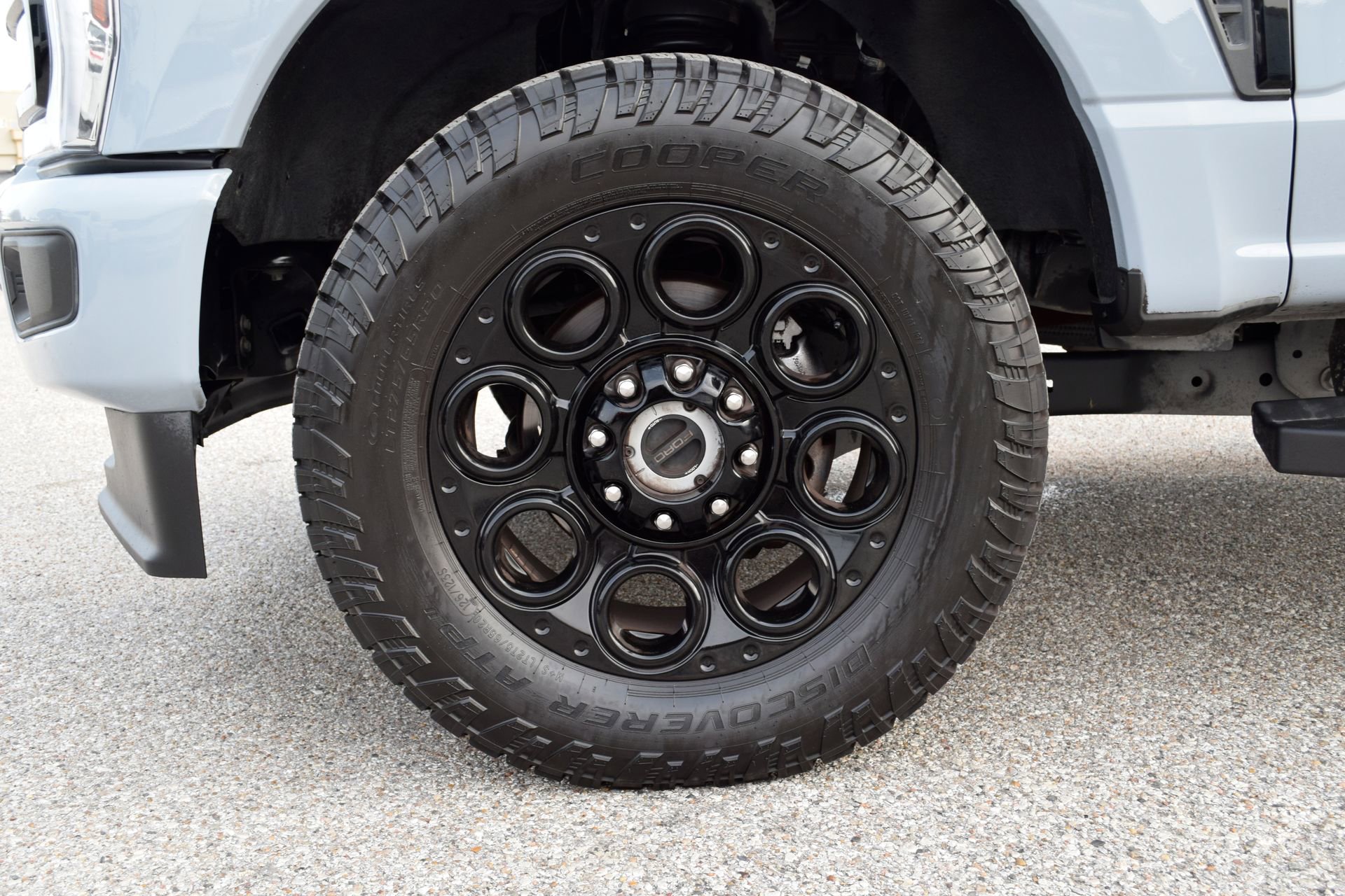 Used 2024 Ford F250 Lariat w/ Black Appearance Package image 25