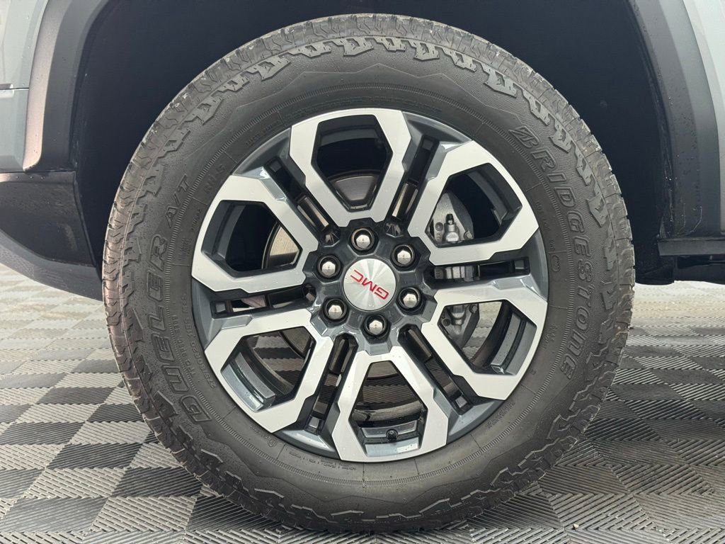 Used 2024 GMC Canyon AT4 w/ Technology Package image 15