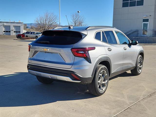 New 2026 Chevrolet Trax LT w/ Driver Confidence Package image 3