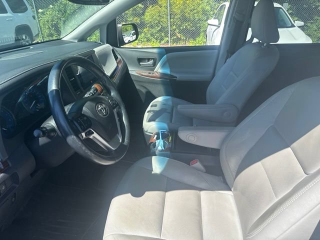 Used 2017 Toyota Sienna Limited AWD/4WD image 8
