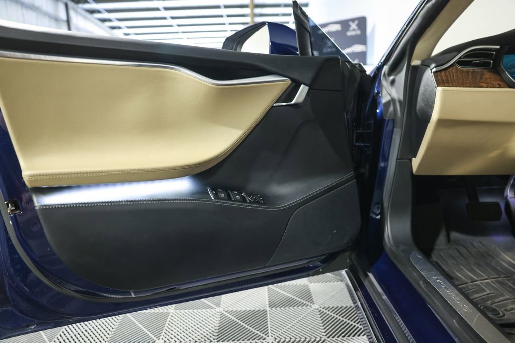 Used 2017 Tesla Model S 90D image 31