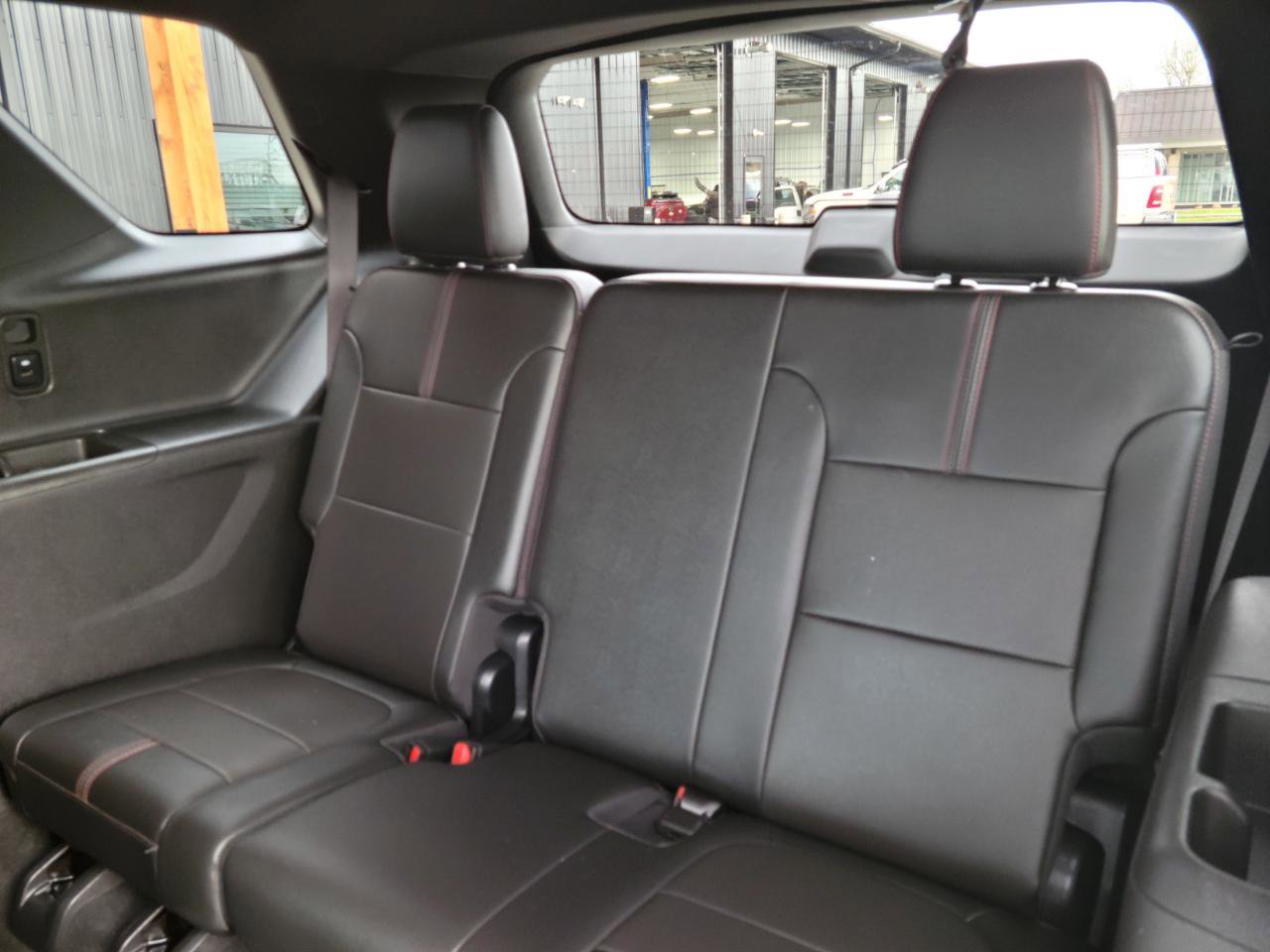 Used 2023 Chevrolet Traverse RS image 15