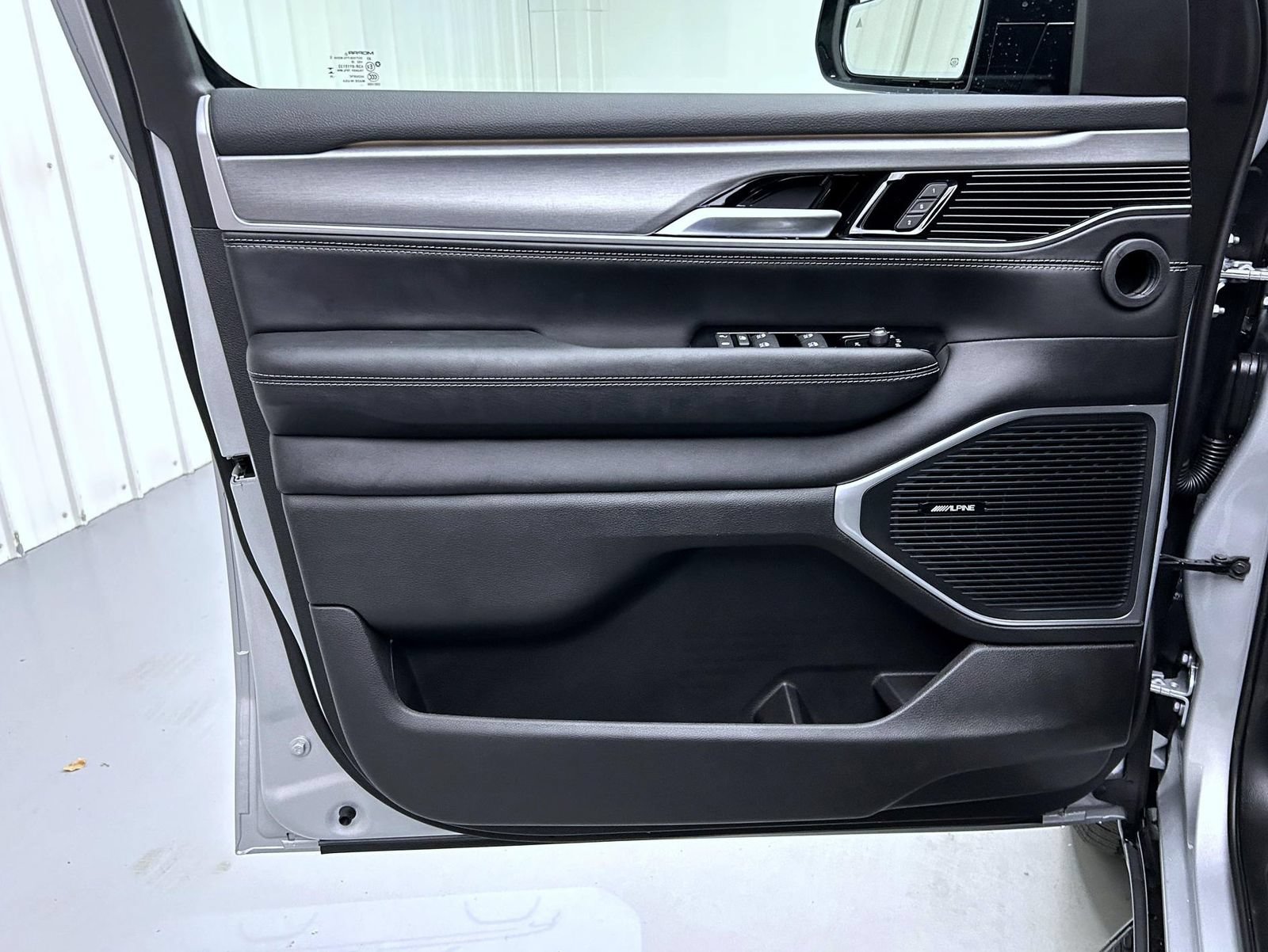 New 2026 Jeep Grand Wagoneer Limited AWD/4WD image 9