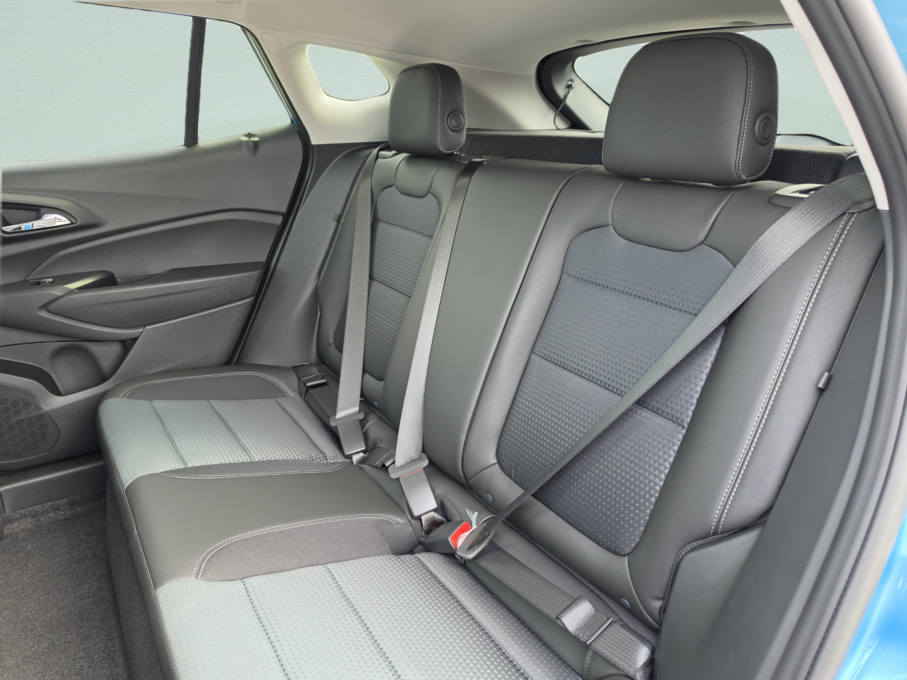 New 2026 Chevrolet Trax LT w/ Sunroof Package FWD image 22