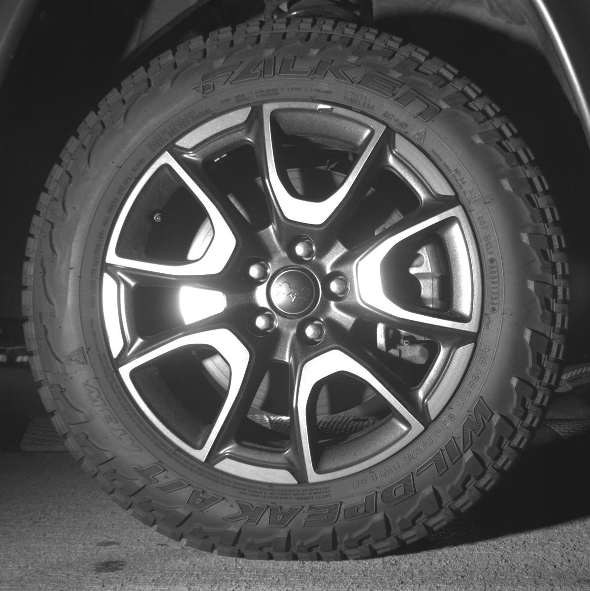 Used 2025 Jeep Compass Trailhawk image 13