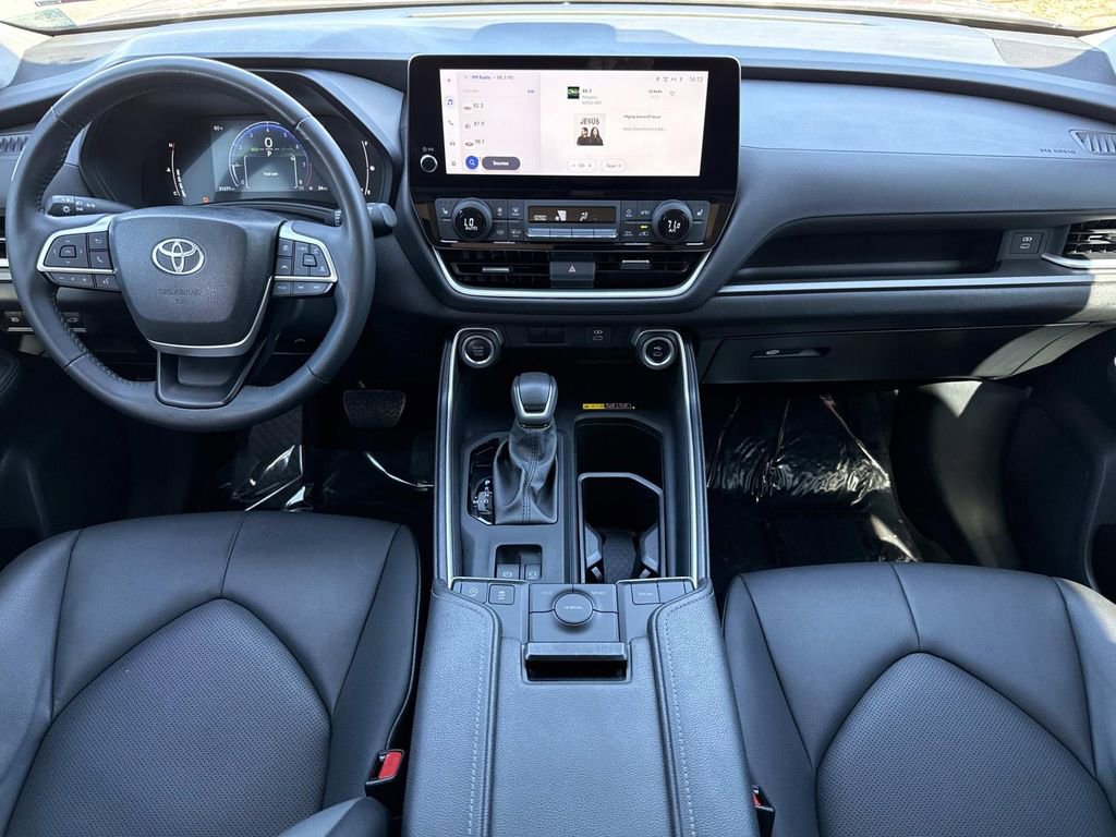 Used 2024 Toyota Grand Highlander XLE image 21