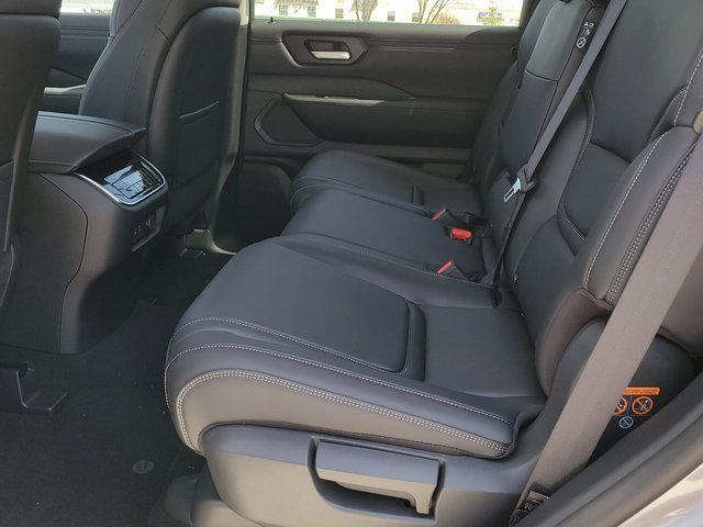 New 2025 Nissan Armada SV image 7