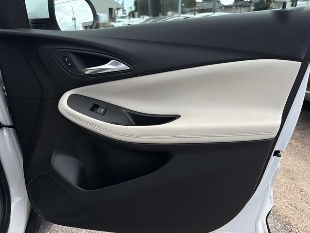 Used 2023 Buick Encore GX Select FWD image 17