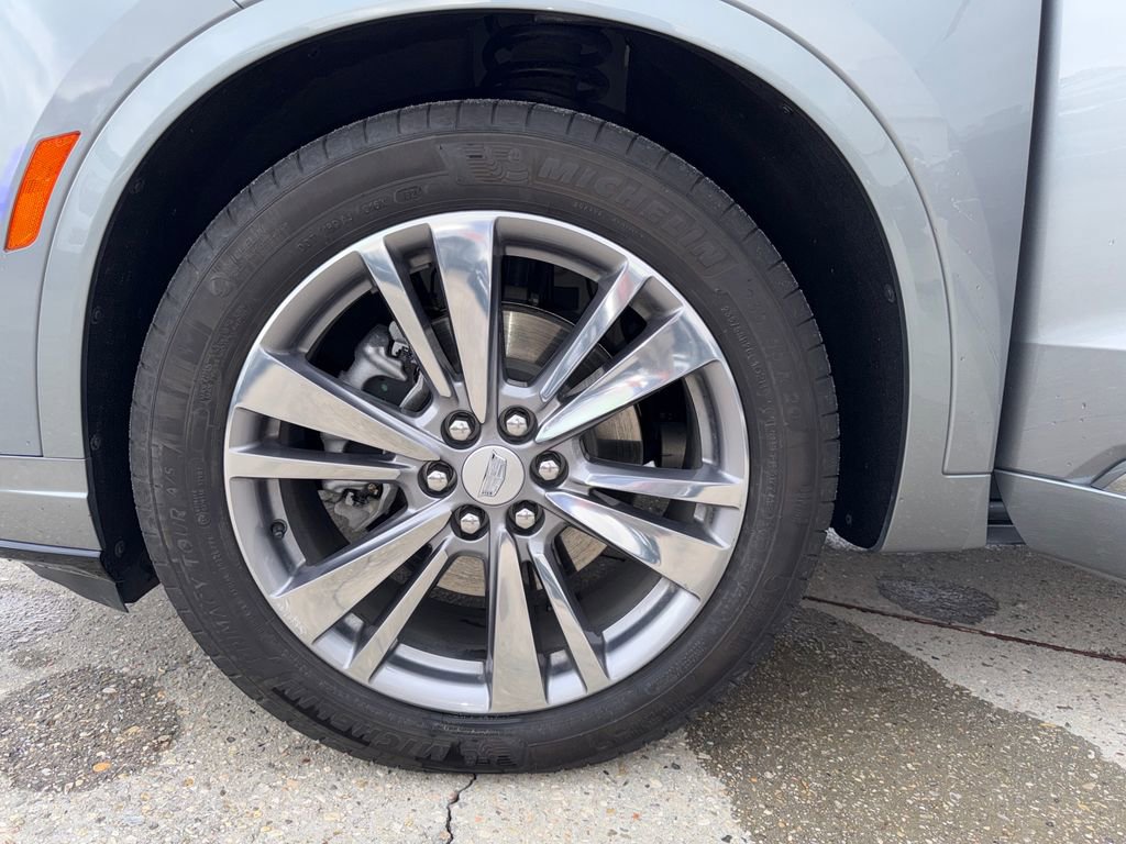 Used 2025 Cadillac XT6 Premium Luxury image 28
