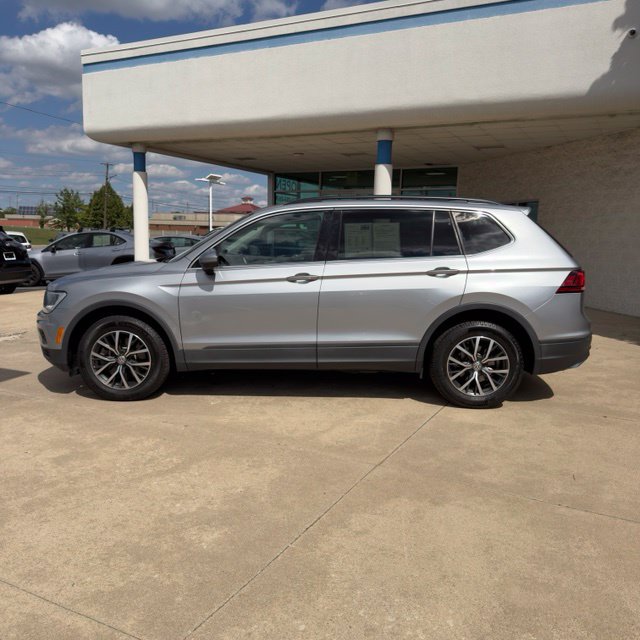 Used 2019 Volkswagen Tiguan SE w/ Panoramic Sunroof Package AWD/4WD image 2