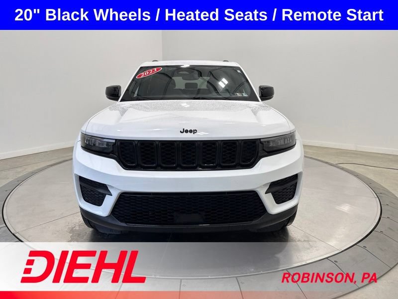 Used 2023 Jeep Grand Cherokee Altitude AWD/4WD image 2