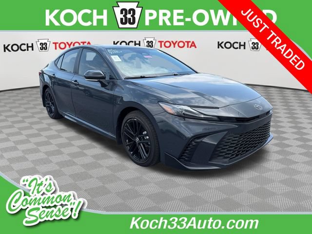 Used 2025 Toyota Camry SE w/ Convenience Package FWD image 1