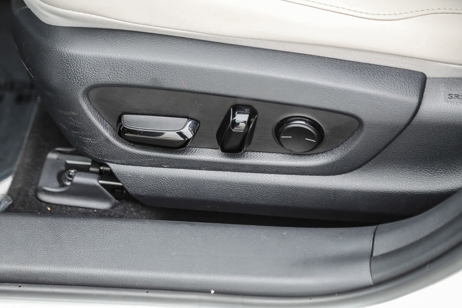 Used 2025 Lexus UX 300h FWD image 19