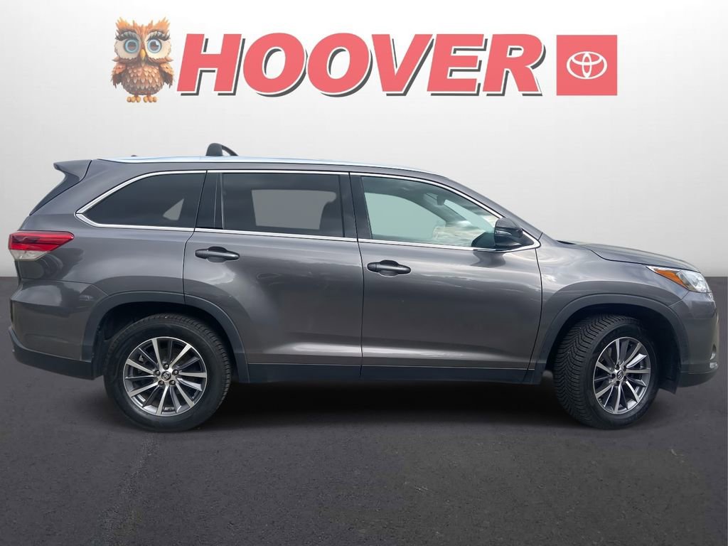 Used 2019 Toyota Highlander XLE image 2