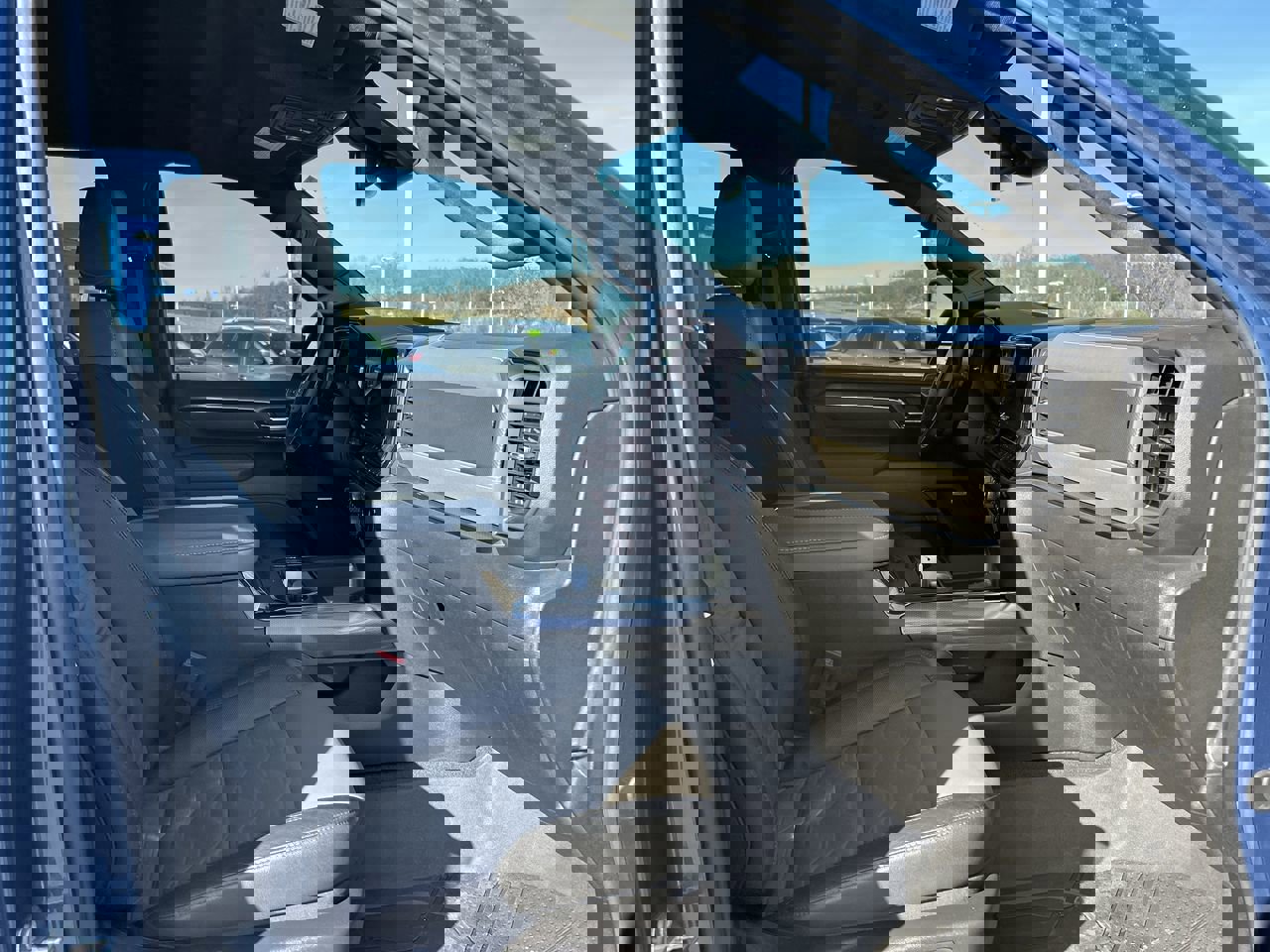 Used 2024 Chevrolet Silverado 2500 ZR2 w/ Snow Plow Prep/Camper Package image 14