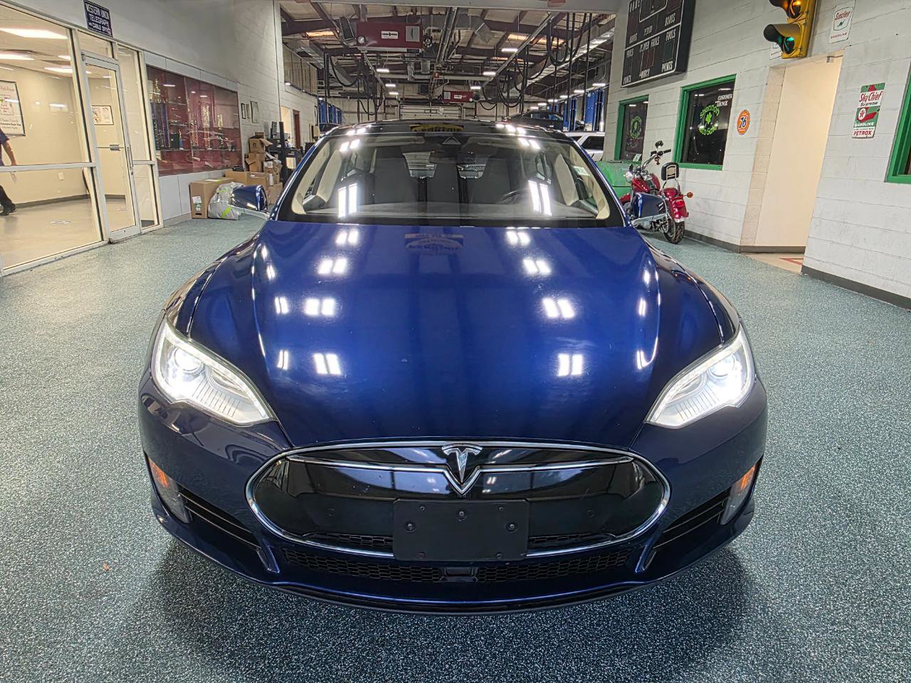 Used 2015 Tesla Model S 70D AWD/4WD image 3