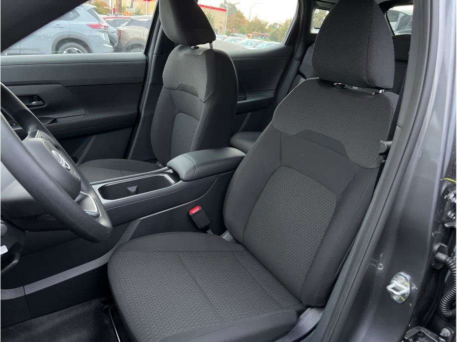 New 2026 Nissan Kicks S image 8
