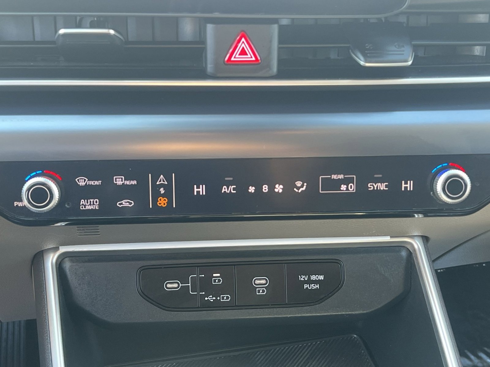 Used 2025 Kia Carnival FWD image 29