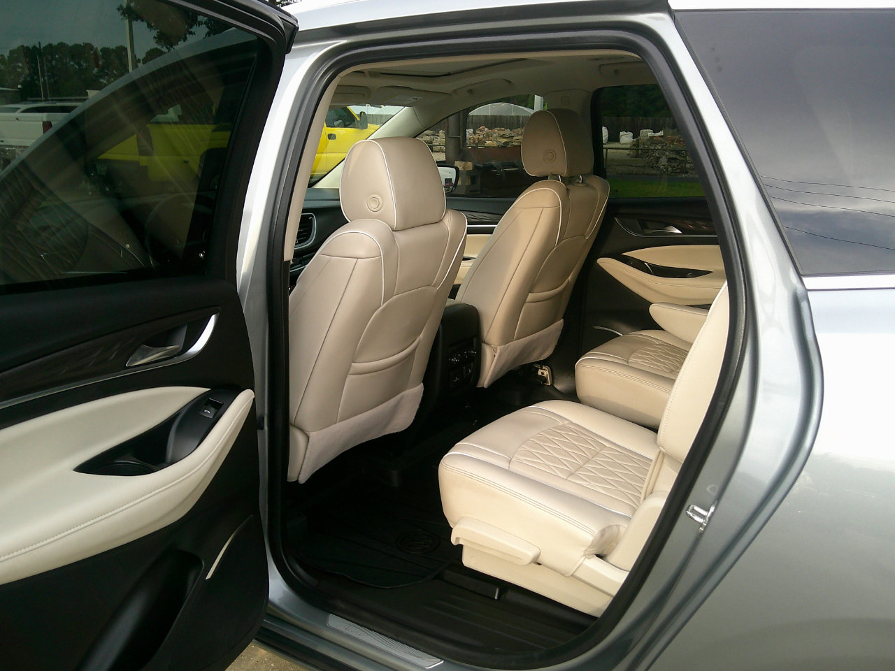 Used 2023 Buick Enclave Avenir w/ Avenir Technology Package image 12